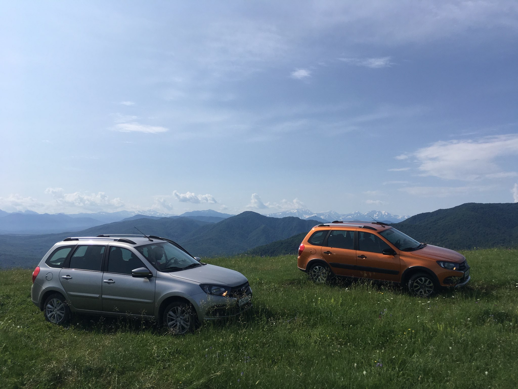 LADA Granta Cross протестировали российские журналисты